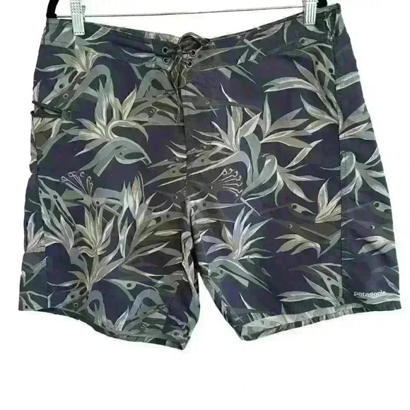 Men's Minimalist Wavefarer Board Shorts - 19" Size 38